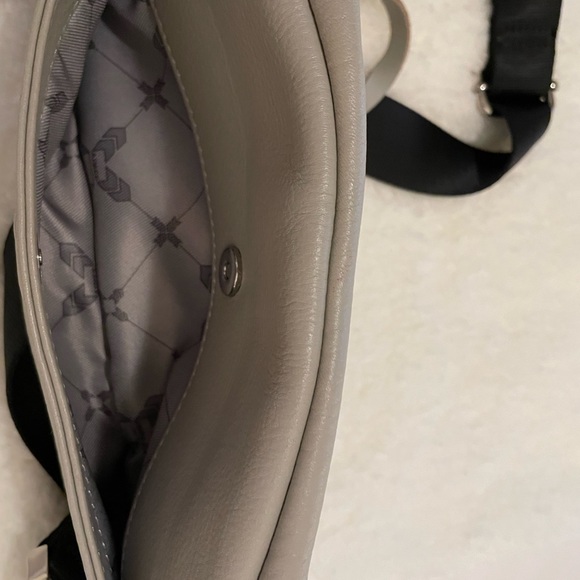 Crossbody Bag - Picture 6 of 7